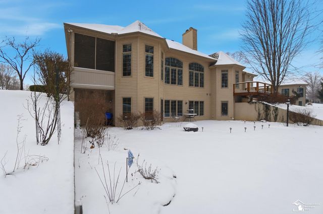 3158 Deer Creek Drive, Lambertville, MI 48144