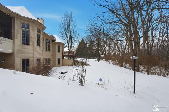 3158 Deer Creek Drive, Lambertville, MI 48144