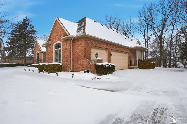 3158 Deer Creek Drive, Lambertville, MI 48144