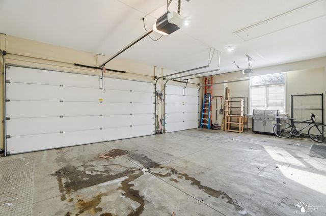 3158 Deer Creek Drive, Lambertville, MI 48144