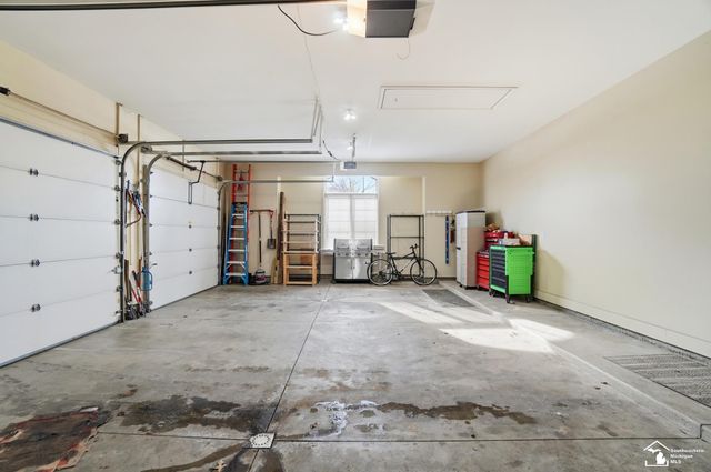 3158 Deer Creek Drive, Lambertville, MI 48144