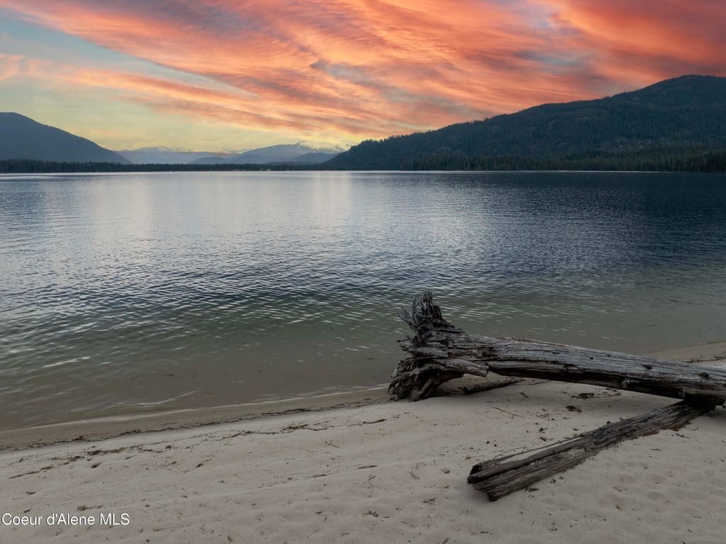 20 Acres Canoe Point Rd, Coolin, ID 83821