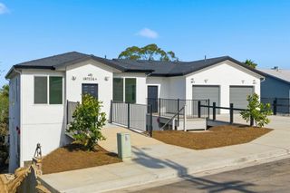 490 Lado De Loma Dr #1-4, Vista, CA 92083