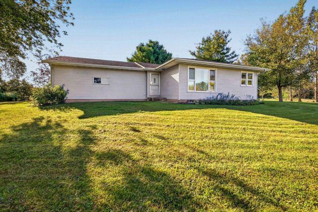 E7943 STATE ROAD 54, New London, WI 54961