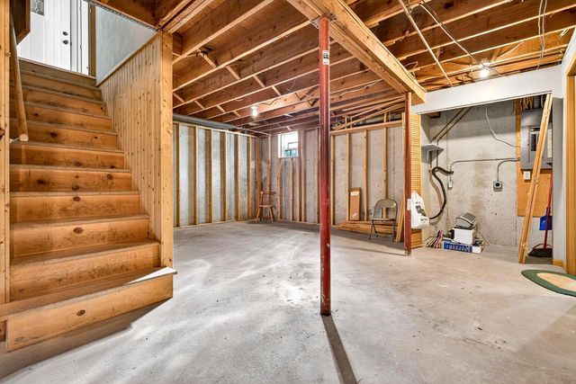 E7943 STATE ROAD 54, New London, WI 54961