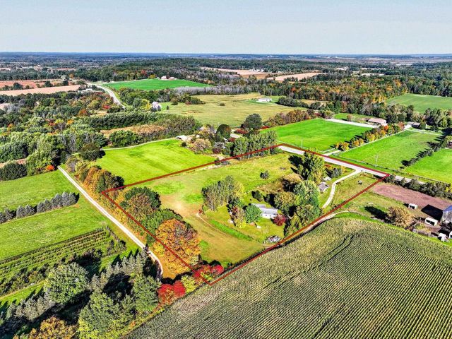 E7943 STATE ROAD 54, New London, WI 54961