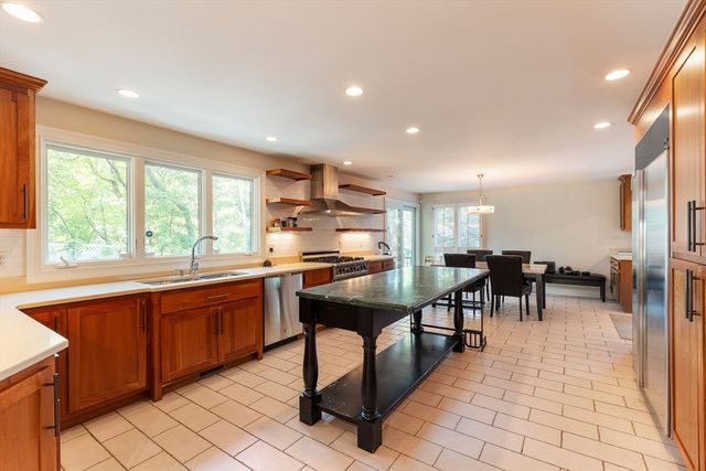 103 Levbert Rd 103, Newton, MA 02459