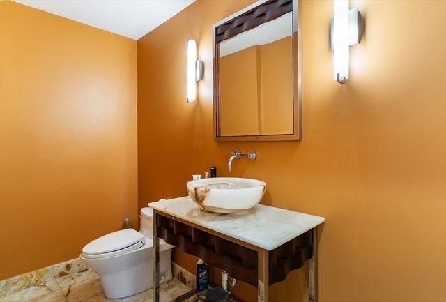 103 Levbert Rd 103, Newton, MA 02459