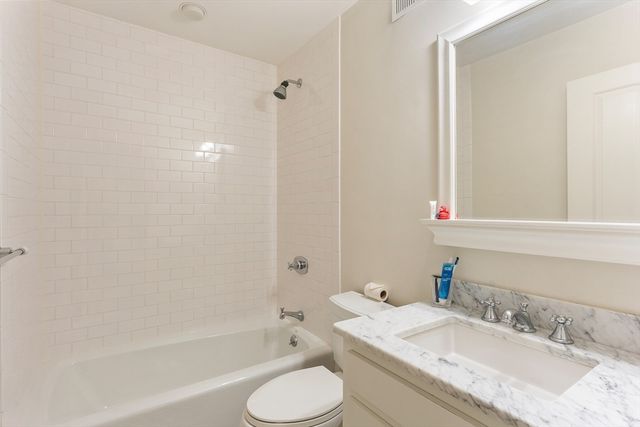 103 Levbert Rd 103, Newton, MA 02459