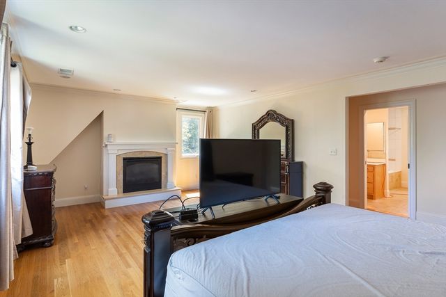 103 Levbert Rd 103, Newton, MA 02459