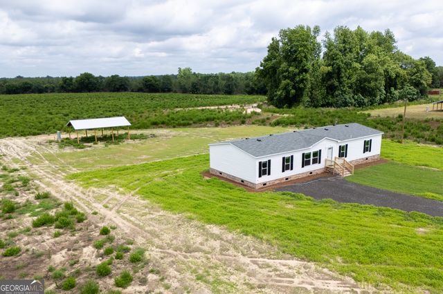 444 LB Hall Road, Garfield, GA 30425