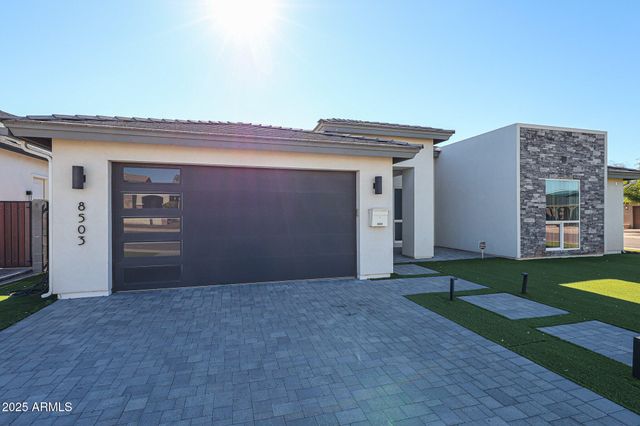 8503 E AMELIA Avenue, Scottsdale, AZ 85251