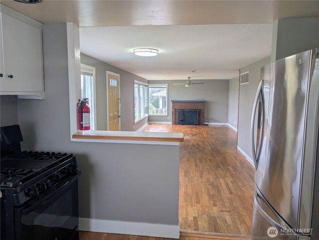 1740 SE 6th Street, Oak Harbor, WA 98277