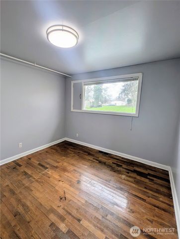 1740 SE 6th Street, Oak Harbor, WA 98277