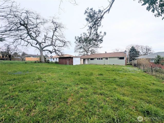 1740 SE 6th Street, Oak Harbor, WA 98277