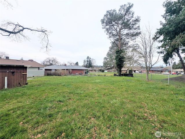 1740 SE 6th Street, Oak Harbor, WA 98277