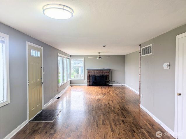 1740 SE 6th Street, Oak Harbor, WA 98277