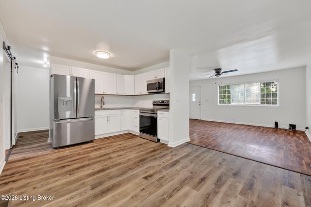 9821 East Ave, Louisville, KY 40272