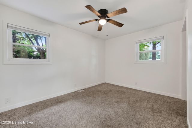 9821 East Ave, Louisville, KY 40272