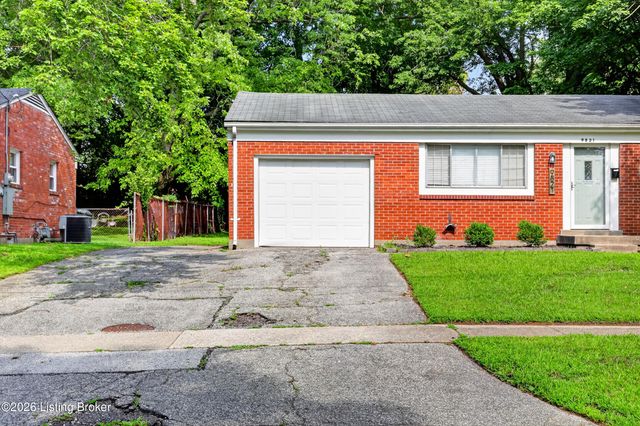 9821 East Ave, Louisville, KY 40272