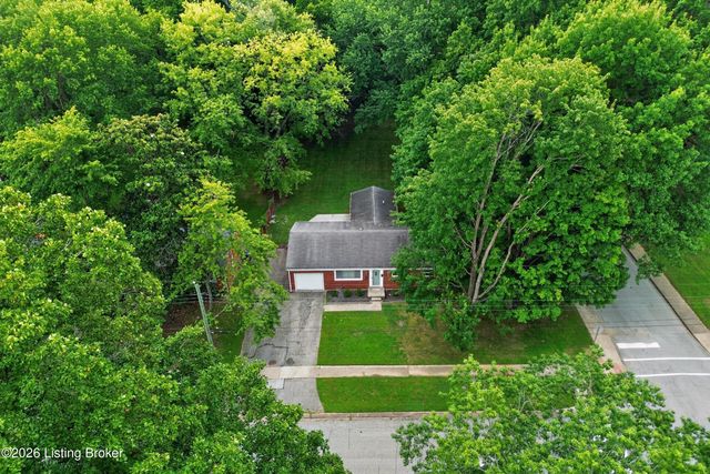 9821 East Ave, Louisville, KY 40272