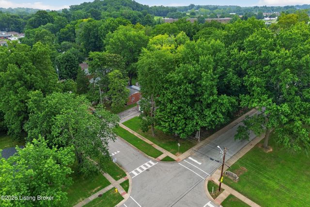 9821 East Ave, Louisville, KY 40272