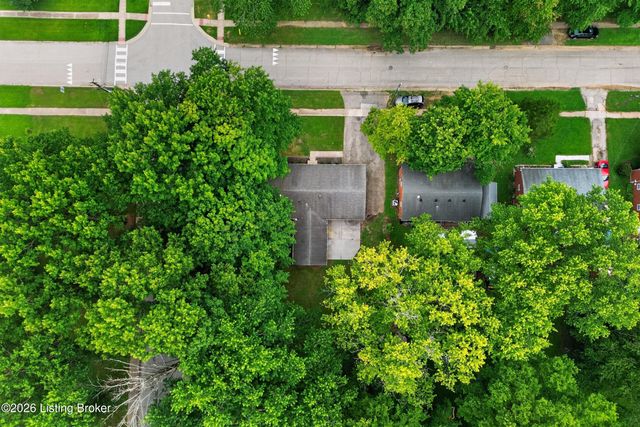 9821 East Ave, Louisville, KY 40272