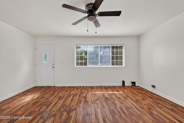 9821 East Ave, Louisville, KY 40272