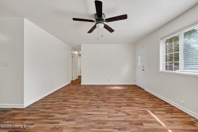 9821 East Ave, Louisville, KY 40272