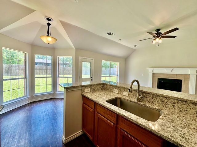 917 Calder Street, Howe, TX 75459