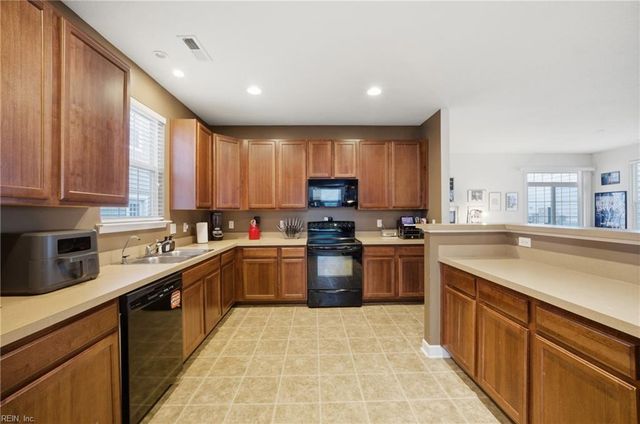 2954 Greenwood DR, Portsmouth, VA 23701