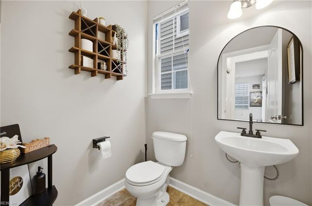 2954 Greenwood DR, Portsmouth, VA 23701