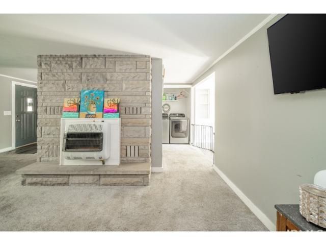 953 Earl Drive, Upland, IN 46989