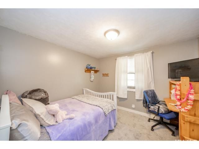 953 Earl Drive, Upland, IN 46989