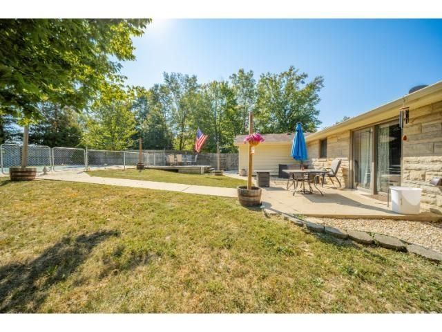 953 Earl Drive, Upland, IN 46989