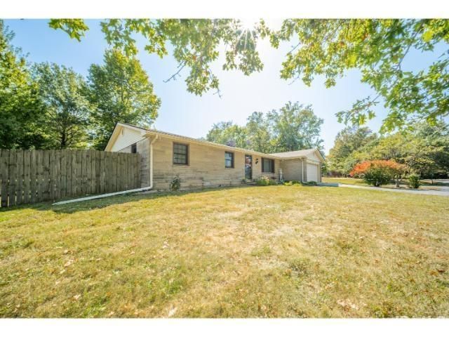 953 Earl Drive, Upland, IN 46989