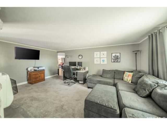 953 Earl Drive, Upland, IN 46989