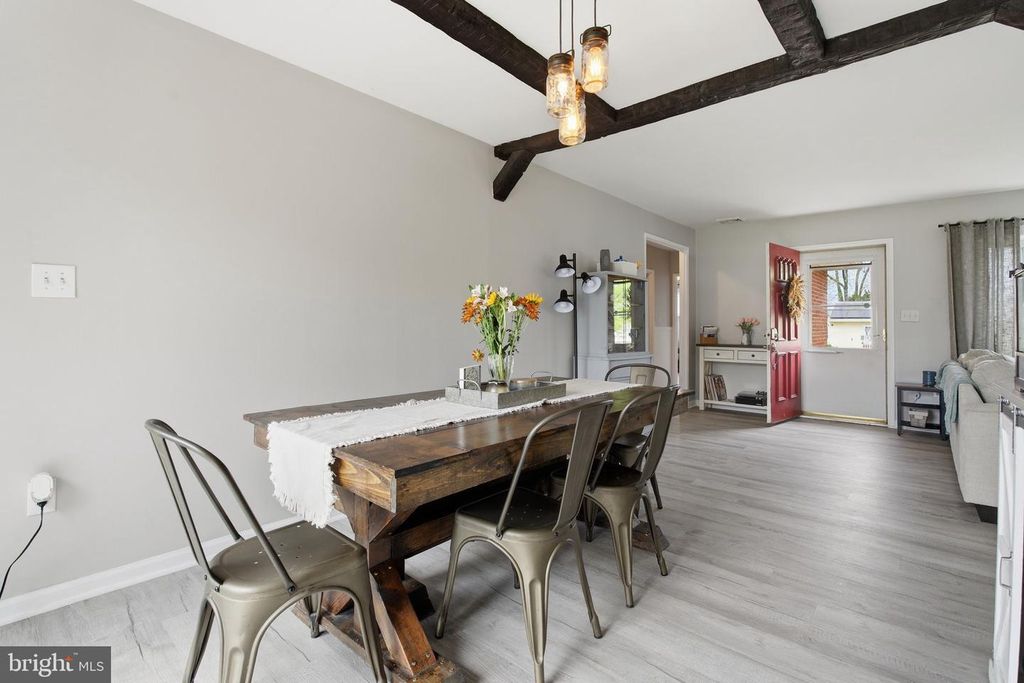 Image 13 of property listing at 8607 MIDI AVE, Baltimore, MD 21234