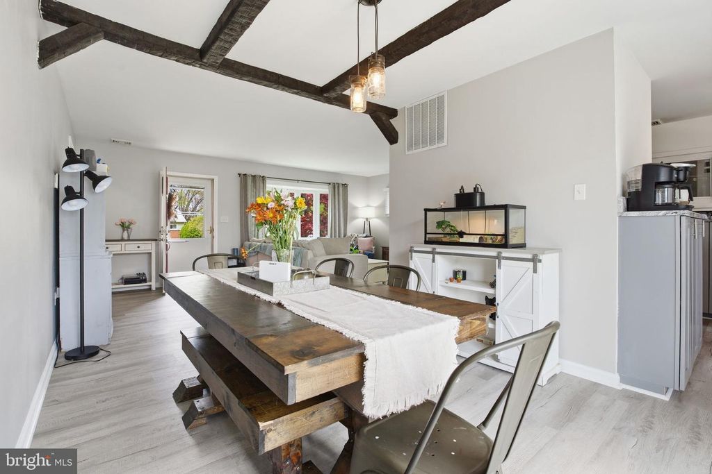 Image 14 of property listing at 8607 MIDI AVE, Baltimore, MD 21234