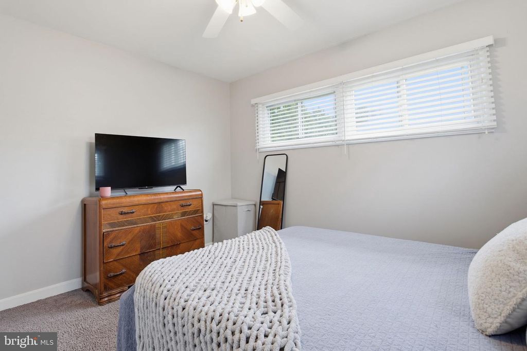 Image 20 of property listing at 8607 MIDI AVE, Baltimore, MD 21234