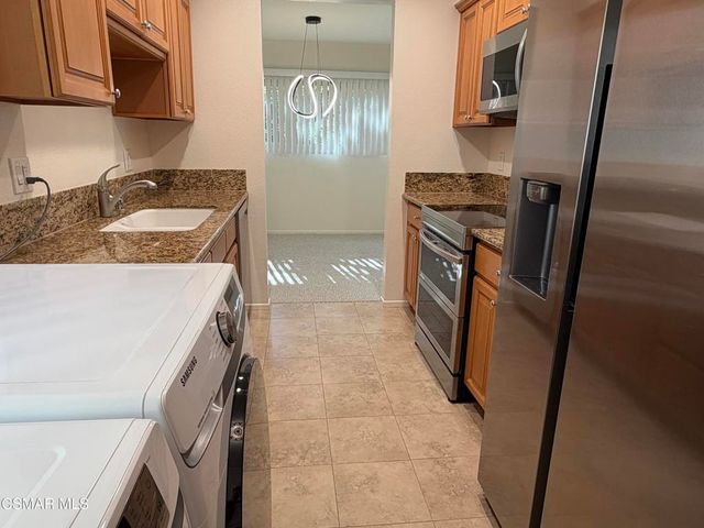 4720 Park Granada 210, Calabasas, CA 91302