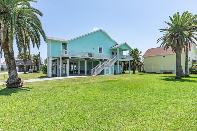 2585 Tide Drive, Crystal Beach, TX 77650