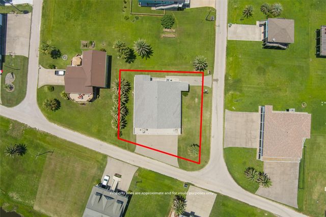 2585 Tide Drive, Crystal Beach, TX 77650