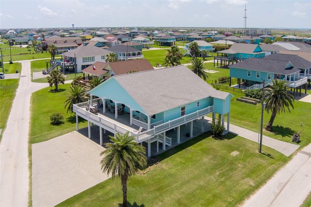 2585 Tide Drive, Crystal Beach, TX 77650