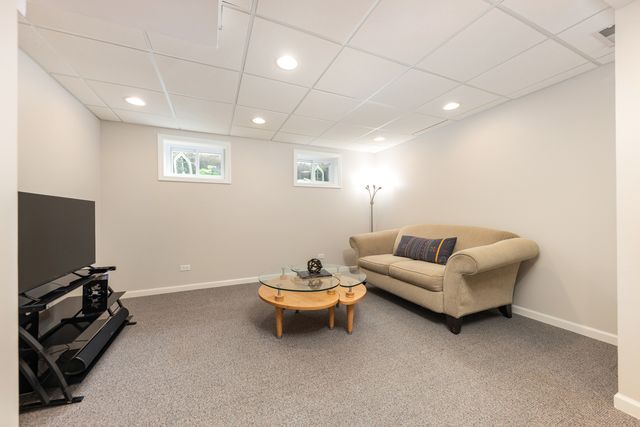 1407 Grommon Road, Naperville, IL 60564