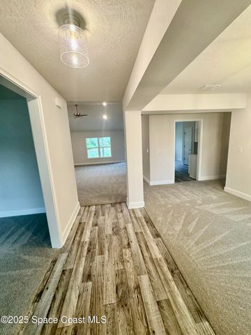 725 De Groodt Road SW, Palm Bay, FL 32908