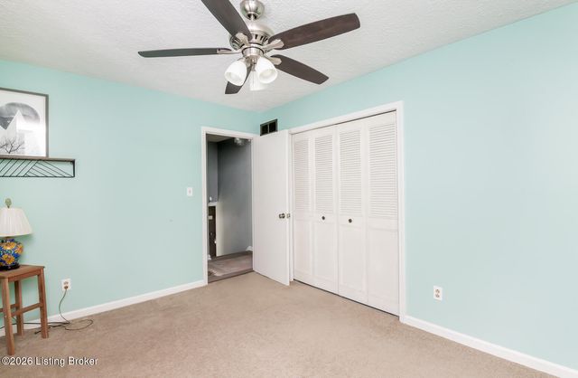 1013 Forest Ln, Goshen, KY 40026