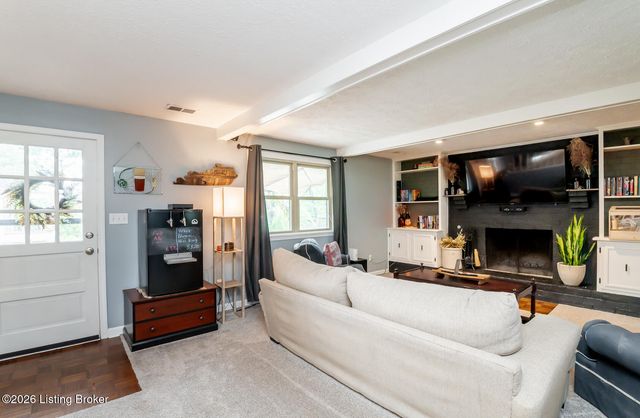 1013 Forest Ln, Goshen, KY 40026
