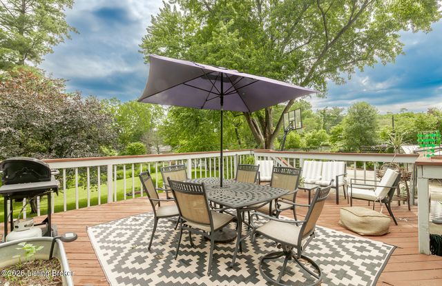 1013 Forest Ln, Goshen, KY 40026