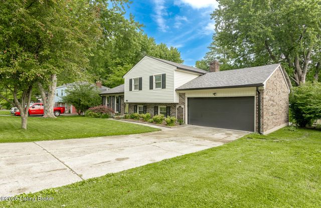 1013 Forest Ln, Goshen, KY 40026
